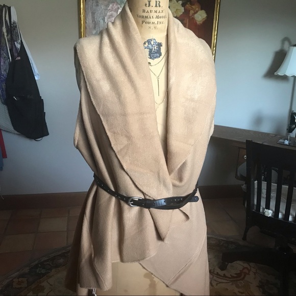 Irresistible Convertible Vest - Picture 7 of 8